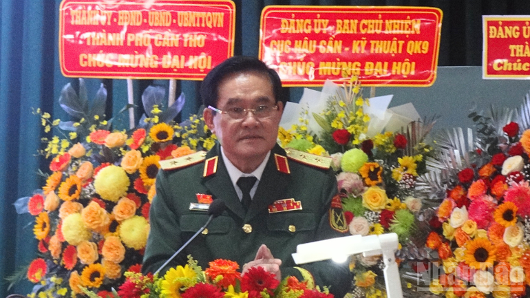 Trung tướng Nguyễn Xuân Dắt, Phó Bí thư Đảng ủy, Tư lệnh Quân khu 9 phát biểu chỉ đạo tại Đại hội ndo_br_thiet-ke-chua-co-ten-1.png