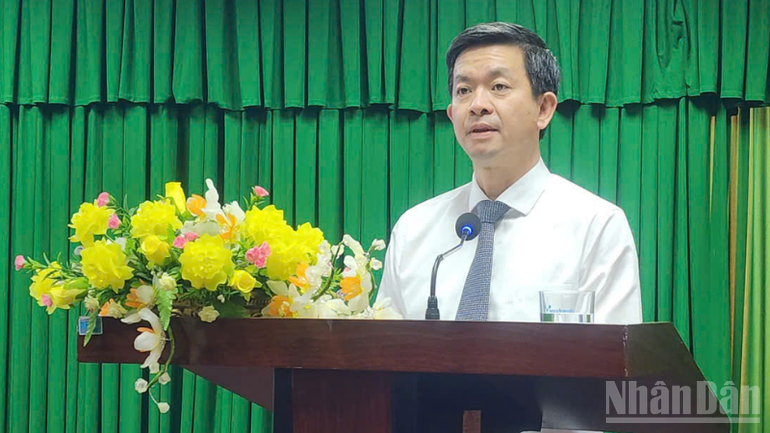 Đồng chí Lê Quang Tùng, Ủy viên Ban chấp hành Trung ương Đảng, Bí thư Thành ủy Cần Thơ phát biểu chỉ đạo.