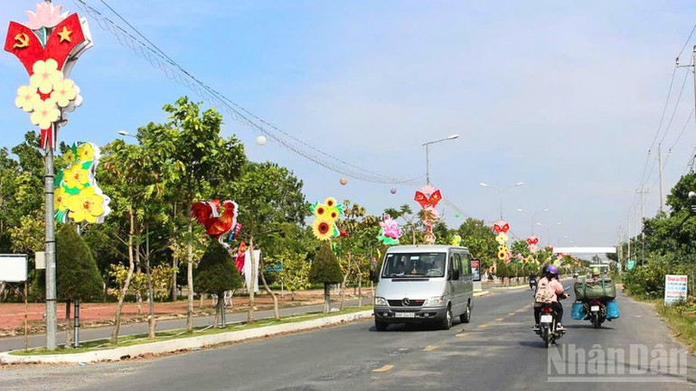 Cuộc sống người dân xã Vị Thủy, Hỏa Lựu, thành phố Cần Thơ khởi sắc khi thực hiện các Chương trình giảm nghèo tại địa phương. ndo_br_thiet-ke-chua-co-ten.png