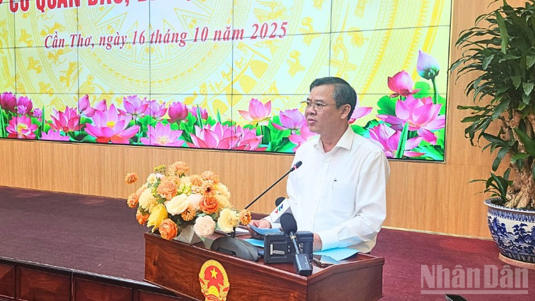Ông Trương Cảnh Tuyên, Chủ tịch Ủy ban nhân dân thành phố Cần Thơ phát biểu kết thúc họp báo. ndo_br_thiet-ke-chua-co-ten-2.png