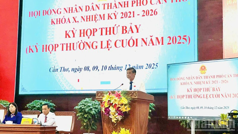 Dong Van Thanh elvtárs, a Városi Pártbizottság állandó titkárhelyettese és Can Tho város Népi Tanácsának elnöke mondta el a záróbeszédet az ülésen. ndo_br_thiet-ke-chua-co-ten2.png