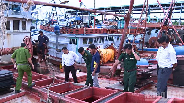 Ban Quản lý cảng cá Trần Đề tiếp tục phối hợp chặt chẽ với các lực lượng chức năng để tăng cường giám sát, xử lý nghiêm vi phạm. ndo_br_thiet-ke-chua-co-ten-2.png