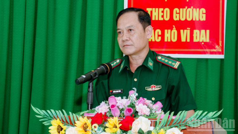Đại tá Huỳnh Thanh Hùng, Chính ủy Bộ đội Biên phòng thành phố Cần Thơ phát biểu tại buổi lễ trao học bổng. ndo_br_thiet-ke-chua-co-ten-1-6224.png