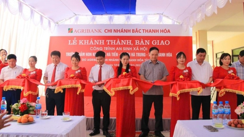 Agribank hỗ trợ hơn 7 tỷ đồng để xây dựng trường mầm non tại khu A xã Hòa Tiến. a2-agribank-ho-tro-hon-7-ty-dong-de-xay-dung-truong-mam-non-tai-khu-a-xa-hoa-tien.jpg
