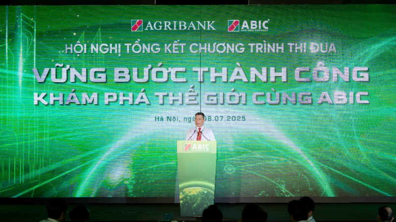 Chủ tịch Hội đồng quản trị ABIC Nguyễn Tiến Hải khẳng định, trong thời gian tới, ABIC sẽ quyết tâm tiếp tục chuyển đổi mạnh mẽ. fox-688-04883-1803.jpg