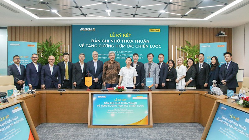 Maybank đồng hàng cùng ABBANK từ năm 2008 và hiện đang sở hữu 16,4% vốn điều lệ ABBANK. img-2452.jpg