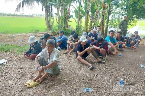 Các đối tượng tham gia đá gà.