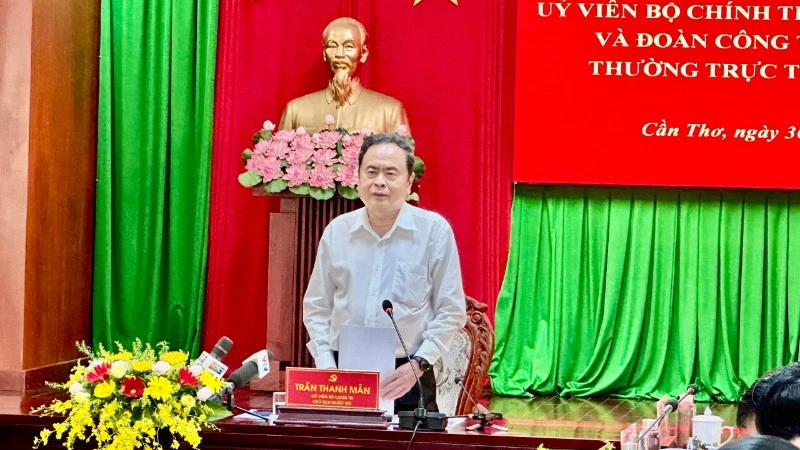 Chủ tịch Quốc hội Trần Thanh Mẫn phát biểu kết luận cuộc làm việc. 