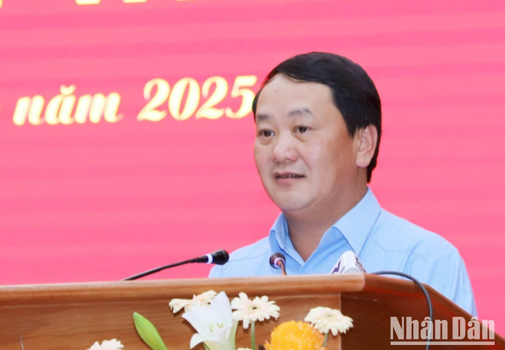 Bí thư Tỉnh ủy Hà Giang Hầu A Lềnh phát biểu tại hội nghị. a52-4473.jpg