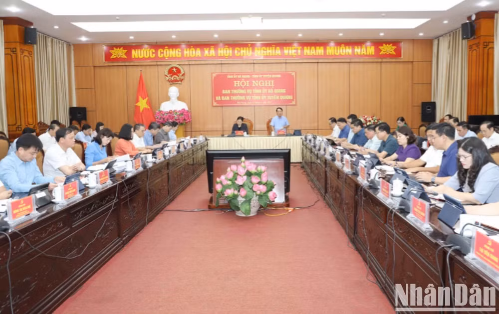 Toàn cảnh hội nghị.