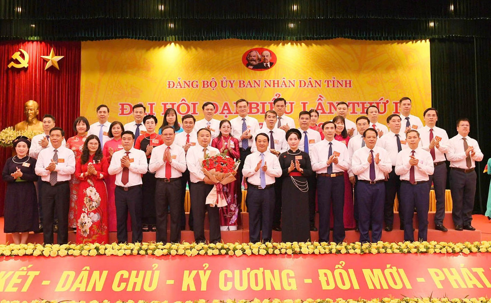 Ban Chấp hành Đảng bộ Ủy ban nhân dân tỉnh Tuyên Quang ra mắt đại hội. a204.jpg
