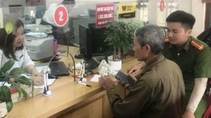 Công an xã Vĩnh Lại (Hải Phòng) có mặt tại Phòng giao dịch Agribank Cầu Ràm, ngăn chặn thành công vụ giả danh Công an lừa đảo chiếm đoạt 260 triệu đồng.