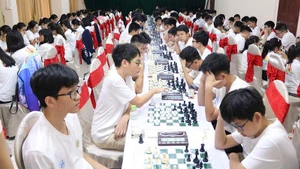 Các kỳ thủ đua tài trong giải đấu.