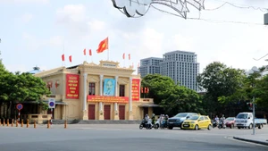 Ở cấp thành phố, hoạt động được tổ chức tại Quảng trường trung tâm Nhà hát thành phố Hải Phòng.