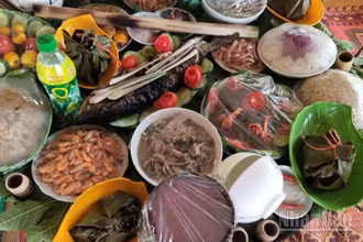 Trên mâm cỗ cúng của người Thái không xuất hiện thịt gà và thịt trâu để thể hiện sự trân trọng những con vật gắn liền nông nghiệp.