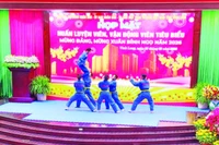 Các vận động viên biểu diễn tại buổi tuyên dương huấn luyện viên, vận động viên đạt thành tích cao.