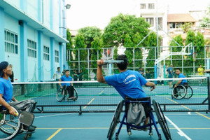 Các vận động viên người khuyết tật thi đấu tại Giải "Pickleball vì cộng đồng" tại Thành phố Hồ Chí Minh. (Ảnh: PLO)