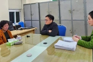 Cựu Chủ tịch Tập đoàn Sen Tài Thu Phạm Thị Hòa tại cơ quan công an. (Ảnh: Công an Hà Nội)