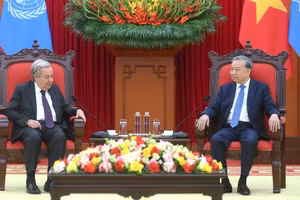 Tổng Bí thư Tô Lâm tiếp Tổng Thư ký Liên hợp quốc Antonio Guterres. (Ảnh ĐĂNG KHOA)