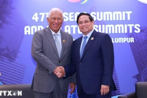 Thủ tướng Phạm Minh Chính gặp Chủ tịch Hội đồng châu Âu Antonio Costa trong khuôn khổ chuyến công tác tham dự Hội nghị Cấp cao ASEAN lần thứ 47 và các hội nghị cấp cao liên quan tại Malaysia. (Ảnh: Dương Giang/TTXVN)