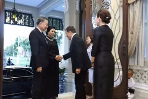 Tổng Bí thư, Chủ tịch nước Tô Lâm và Phu nhân Ngô Phương Ly hội kiến Nhà Vua Thái Lan Maha Vajiralongkorn và Hoàng hậu. (Ảnh: TTXVN phát)