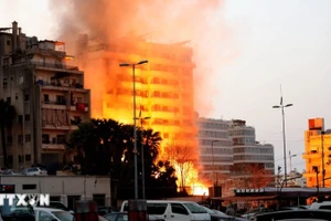 Tòa nhà bị phá hủy sau vụ không kích của lực lượng Israel xuống khu vực Bachoura thuộc Beirut, Liban ngày 12/3. (Ảnh: THX/TTXVN)