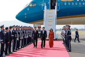 Chủ tịch nước Lương Cường đến Hàn Quốc, bắt đầu chương trình tham dự Tuần lễ Cấp cao APEC 2025. (Ảnh: XUÂN KỲ)