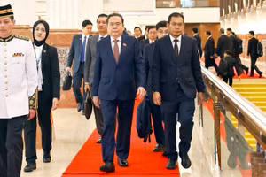 Lễ đón Chủ tịch Quốc hội Trần Thanh Mẫn hội đàm với Chủ tịch Hạ viện Malaysia TanSri Dato' Johari bin Abdul. (Ảnh: DOÃN TẤN/ TTXVN)