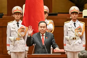 Đồng chí Trần Thanh Mẫn tuyên thệ nhậm chức Chủ tịch Quốc hội khóa XVI. (Ảnh: DUY LINH)