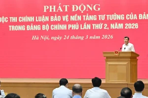 Đồng chí Nguyễn Đức Phong phát động Cuộc thi chính luận về bảo vệ nền tảng tư tưởng của Đảng lần thứ 2, năm 2026 trong toàn Đảng bộ Chính phủ. (Ảnh: Thủy Nguyên)