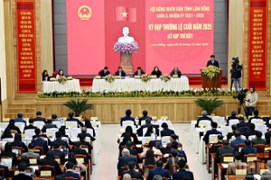 Quang cảnh kỳ họp.