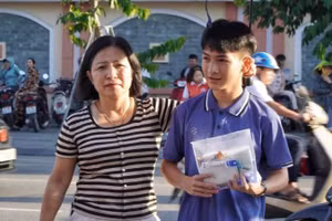 Hơn 49.000 học sinh Nghệ An chính thức bước vào Kỳ thi tuyển sinh lớp 10.