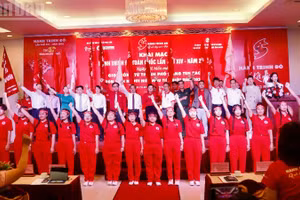 Đại biểu phát động chương trình Hành trình Đỏ lần thứ 14. 
