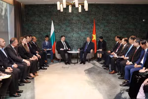 Tổng Bí thư Tô Lâm tiếp Chủ tịch Đảng xã hội chủ nghĩa Bulgaria Atanas Zafirov. (Ảnh: THỐNG NHẤT/TTXVN)