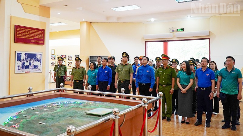 Sinh hoạt chính trị tại các di tích lịch sử. ndo_tr_3.jpg