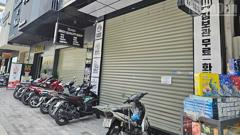 Một số cửa hàng kinh doanh đóng cửa, ngừng kinh doanh.