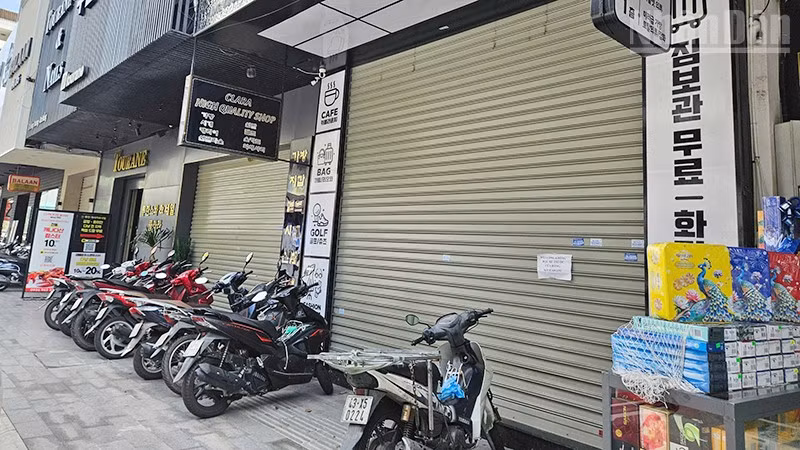 Một số cửa hàng kinh doanh đóng cửa, ngừng kinh doanh.
