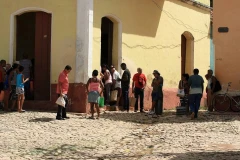 Một buổi chiều thời gian như ngưng đọng, trên những góc phố La Habana.