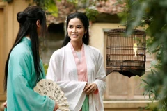 "Hồng Hà nữ sĩ", phim Nhà nước đặt hàng, chỉ được chiếu trong một số sự kiện, chưa được đến với đông đảo công chúng. 