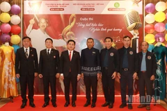 Các đại biểu tại Cuộc thi “Tiếng hát kiều bào-Nghĩa tình quê hương”. 