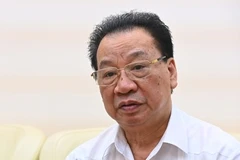 GS, TS Phùng Hữu Phú, nguyên Ủy viên Trung ương Đảng, nguyên Phó Chủ tịch Thường trực Hội đồng Lý luận Trung ương.