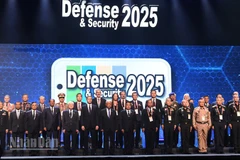 Đông đảo đại biểu tham dự Triển lãm Quốc phòng-An ninh năm 2025. (Ảnh: MINH THẮNG)