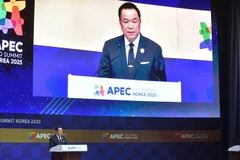 Thủ tướng Thái lan Anutin Charnvirakul phát biểu tại Hội nghị thượng đỉnh Doanh nghiệp APEC 2025 ở Hàn Quốc. (Ảnh: Văn phòng Thủ tướng Thái Lan)