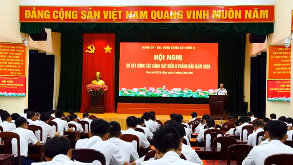 Quang cảnh hội nghị sơ kết 6 tháng đầu năm 2026 của Bộ Tư lệnh Vùng Cảnh sát biển 3. 