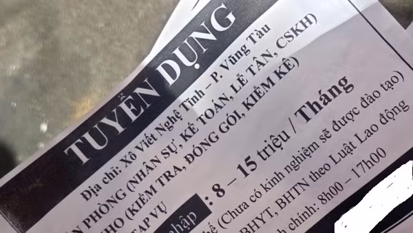 Tờ tuyển dụng lao động của một trong hai công ty có dấu hiệu lừa đảo. 