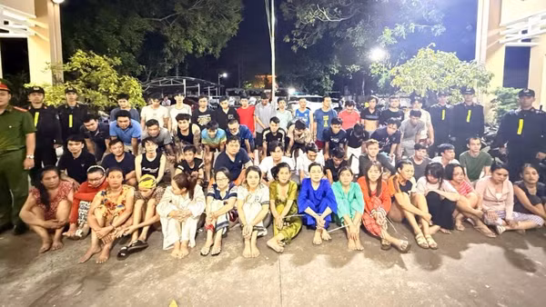 Các đối tượng trong đường dây ma túy ở các phường, xã phía Đông Thành phố Hồ Chí Minh bị bắt giữ.