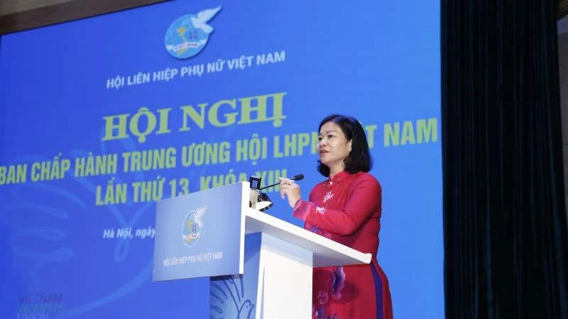 Chủ tịch Hội Liên hiệp Phụ nữ Việt Nam Nguyễn Thị Tuyến phát biểu bế mạc hội nghị. 