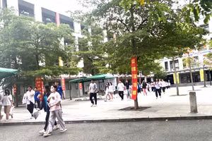 Thí sinh đã hoàn thành bài thi môn Toán chiều 11/6.