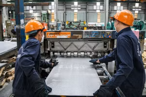 Các doanh nghiệp đang đẩy mạnh nhập khẩu linh kiện sản xuất, hướng tới bứt phá những tháng cuối năm. (Ảnh: THÀNH ĐẠT)
