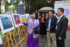 Cuộc thi ảnh báo chí “Việt Nam trên hành trình đổi mới” do Báo Nhân Dân tổ chức nhân kỷ niệm 75 năm ra số đầu.